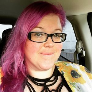 Meet your Posher, Caitlin